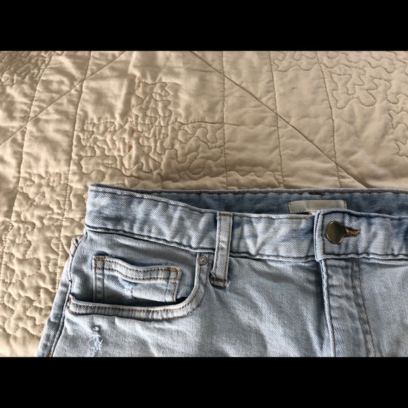 light blue jean shorts - Picture 3 of 5